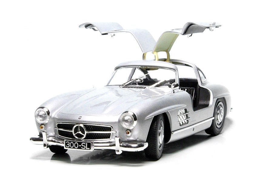 MINICHAMPS MERCEDES BENZ 300 SL (W198) 1955 1:18 (110037210)