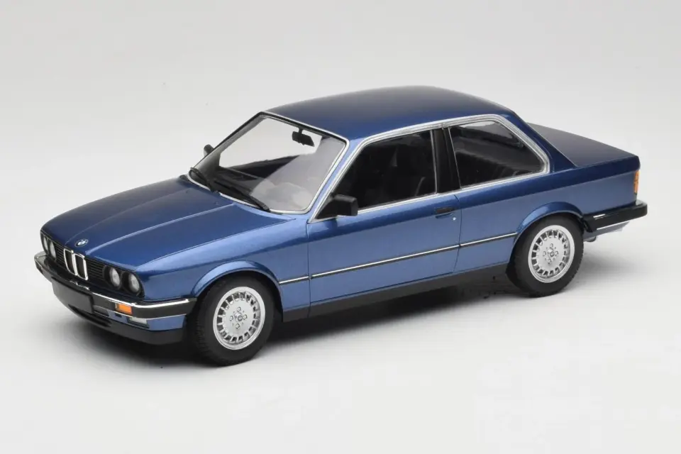 MINICHAMPS BMW 323I (E30) 1982 1:18 (155026009)