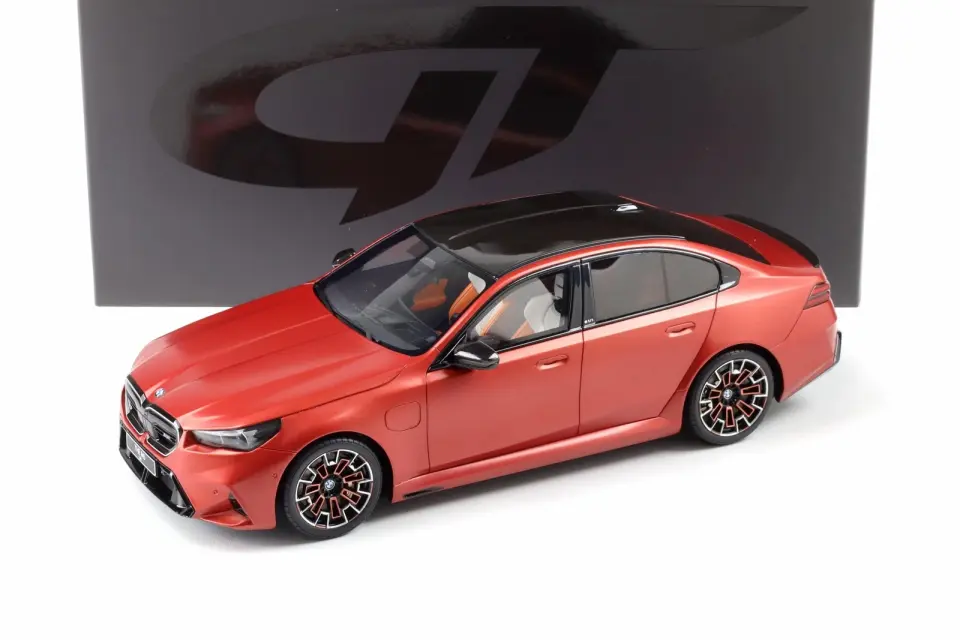 GT SPIRIT 1/18 2025 BMW M5 Peable Beach