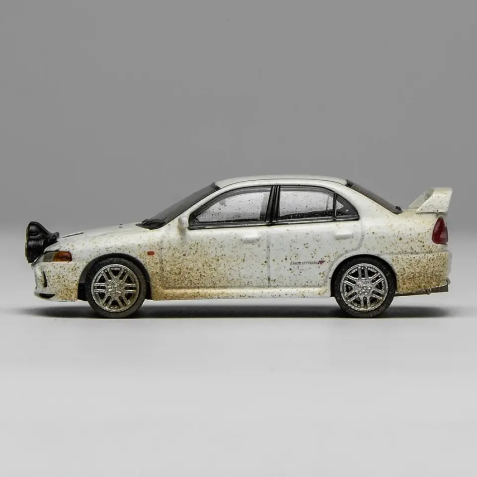 MOTORHELİX MITSUBISHI LANCER EVOLUTION IV MUDDY VER. WITH RALLY LIGHT 1:64