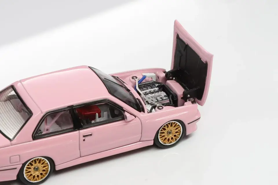 MORTAL MODEL BMW E30 M3 DTM GROUP A PINK 1:64