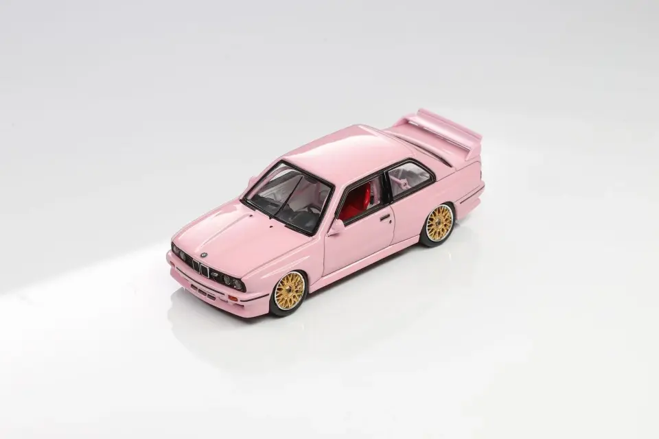 MORTAL MODEL BMW E30 M3 DTM GROUP A PINK 1:64