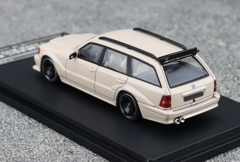 MORTAL MODEL MERCEDES-BENZ S124 1:64