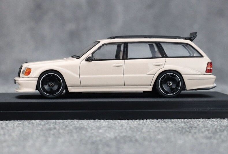 MORTAL MODEL MERCEDES-BENZ S124 1:64