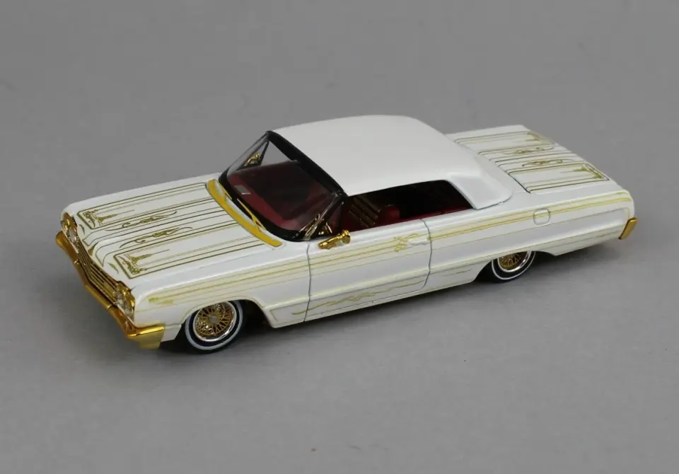FINE WORKS64 CHEVROLET IMPALA LOWRIDER WHITE 1:64