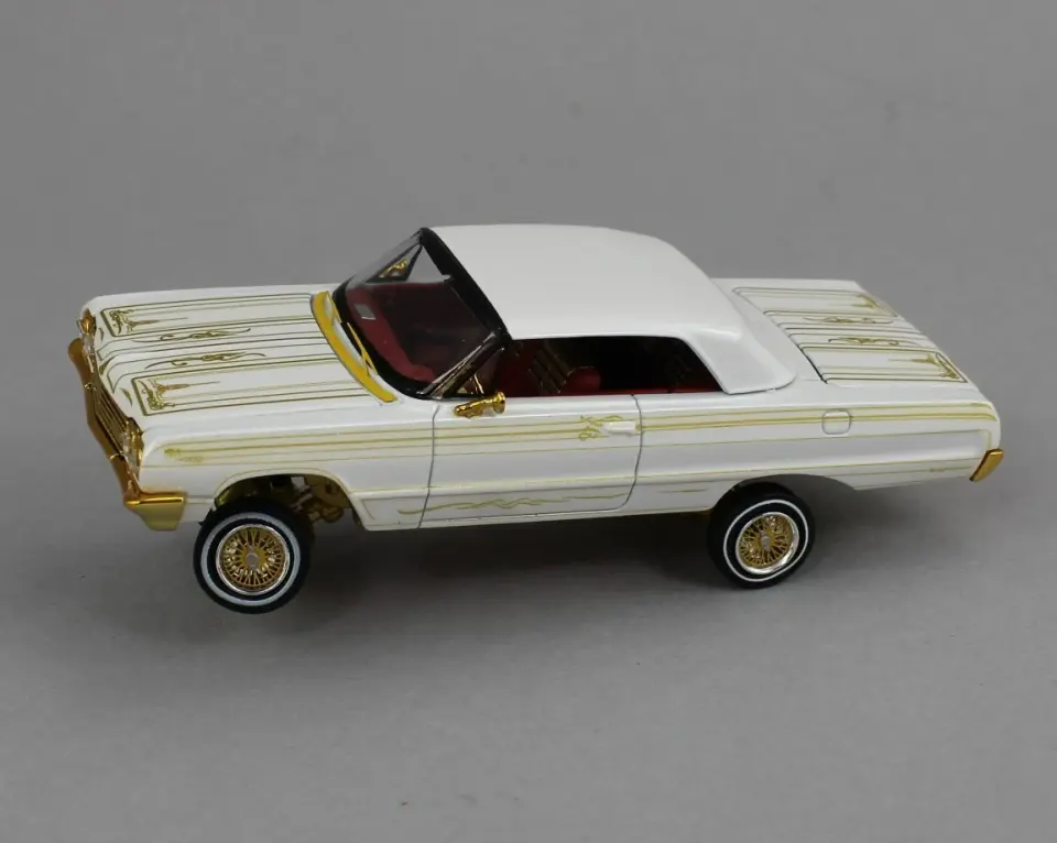 FINE WORKS64 CHEVROLET IMPALA LOWRIDER WHITE 1:64