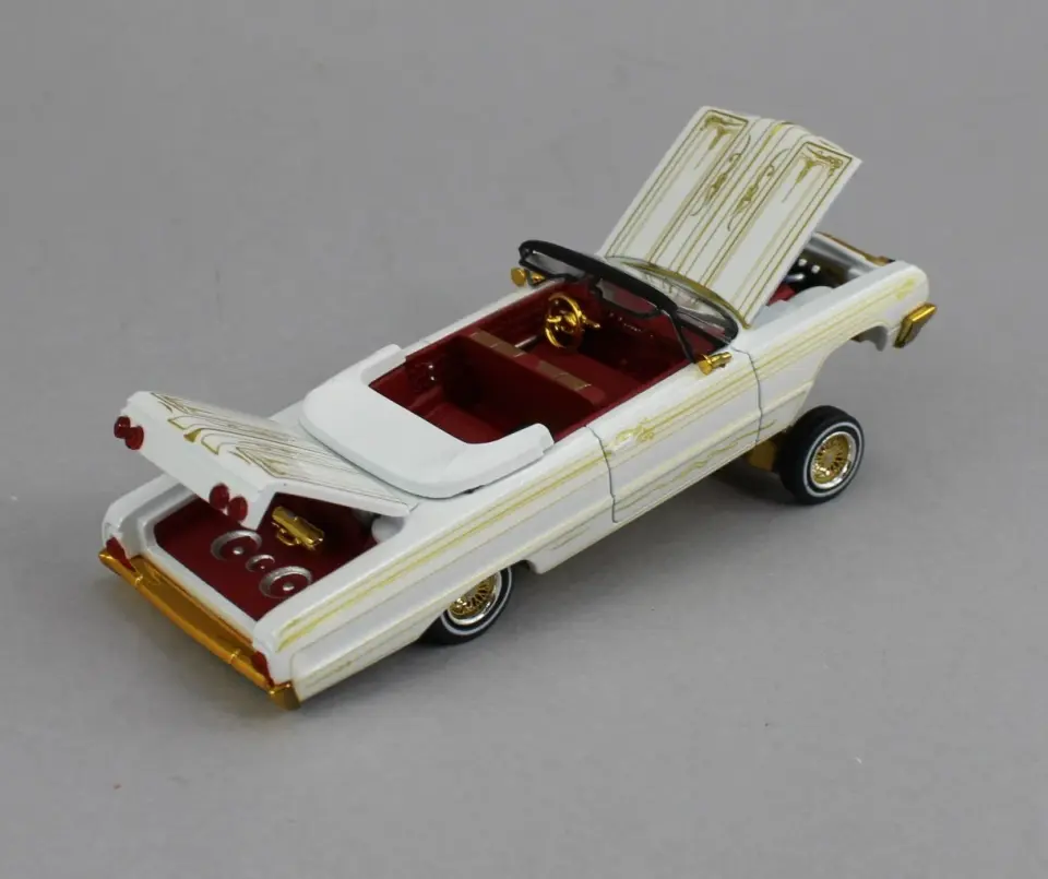 FINE WORKS64 CHEVROLET IMPALA LOWRIDER WHITE 1:64