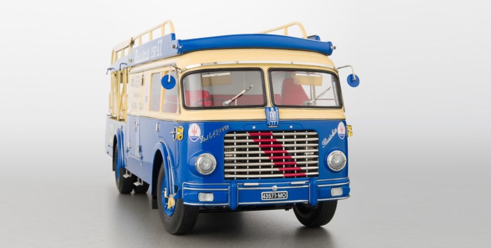 1:18 CMC 1957 Maserati Racing Transporter Fiat 642 RN2 Bartoletti