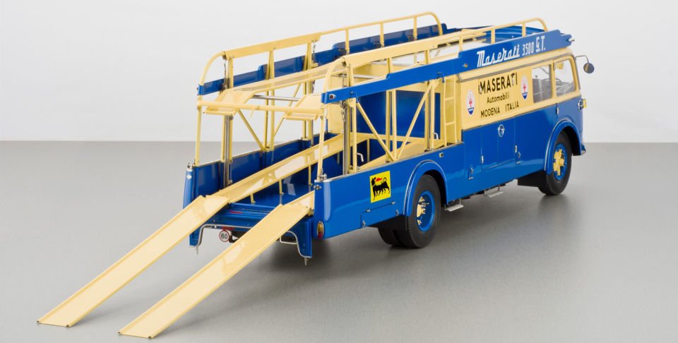 1:18 CMC 1957 Maserati Racing Transporter Fiat 642 RN2 Bartoletti