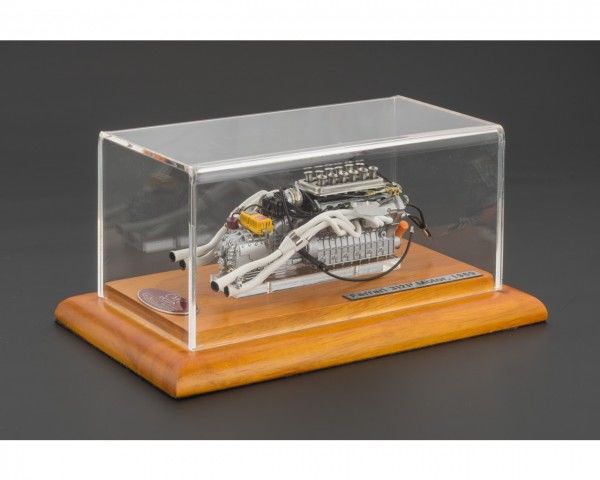 CMC FERRARI 312P ENGINE SHOWCASE INCLUDED (M121)