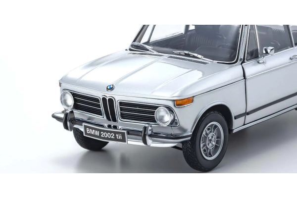 KYOSHO 1/18scale BMW 2002 tii (Silver) 08543S