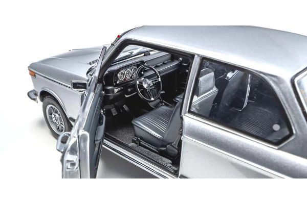 KYOSHO 1/18scale BMW 2002 tii (Silver) 08543S