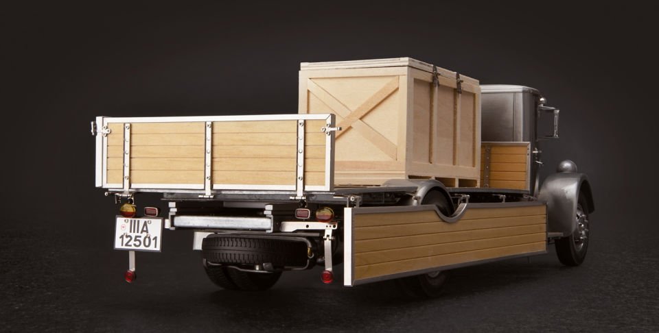 CMC MERCEDES LKW LO 2750 1934-38 CLEAR FINISH (M171) 1:18