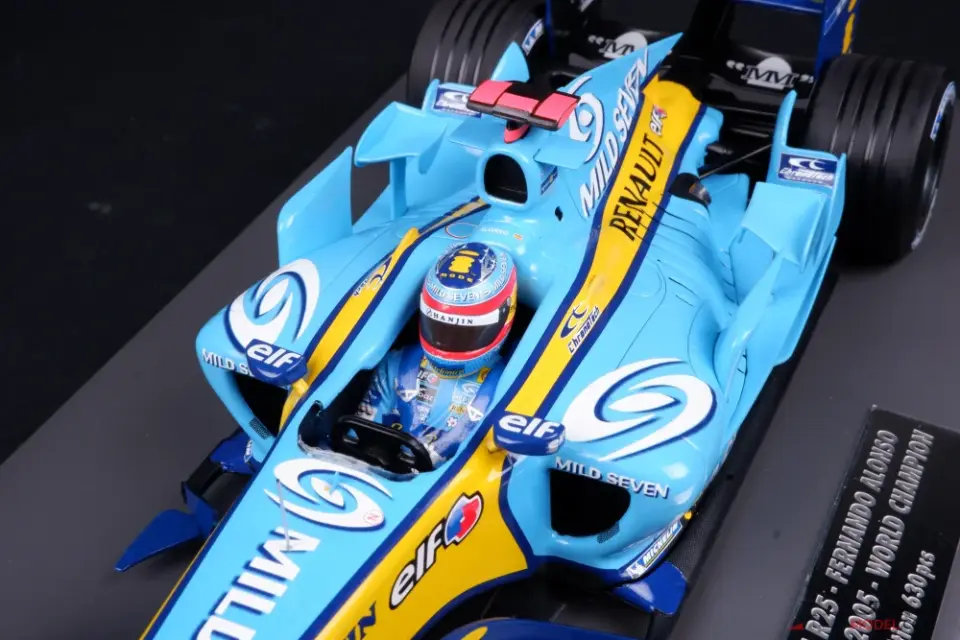 1:18 Minichamps Renault F1 TEAM R25 #1 -3RD PLACE BRAZIL GP 2005 Formula 1