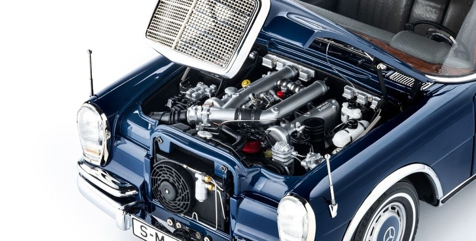 CMC MERCEDES BENZ 600 PULLMAN W100 (M205) 1:18