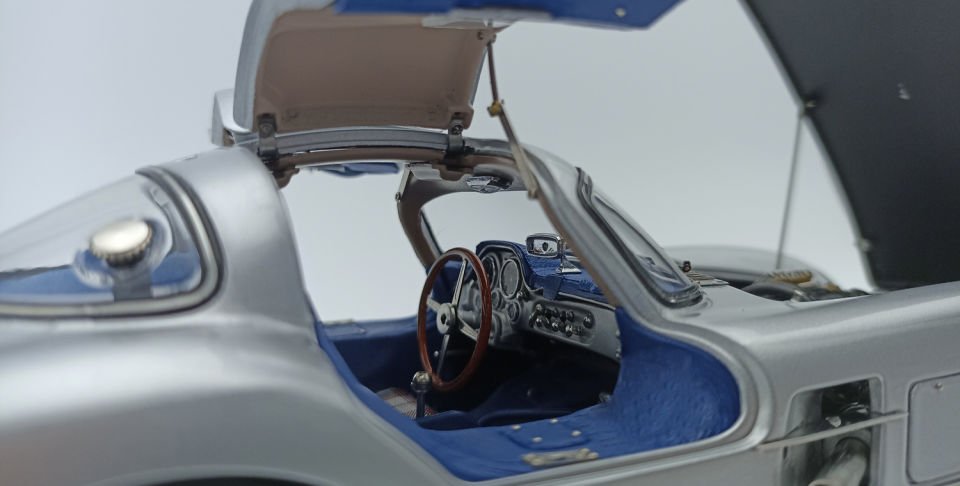 CMC MERCEDES 300 SLR UHLENHAUT COUPE 1955 (M243) 1:18