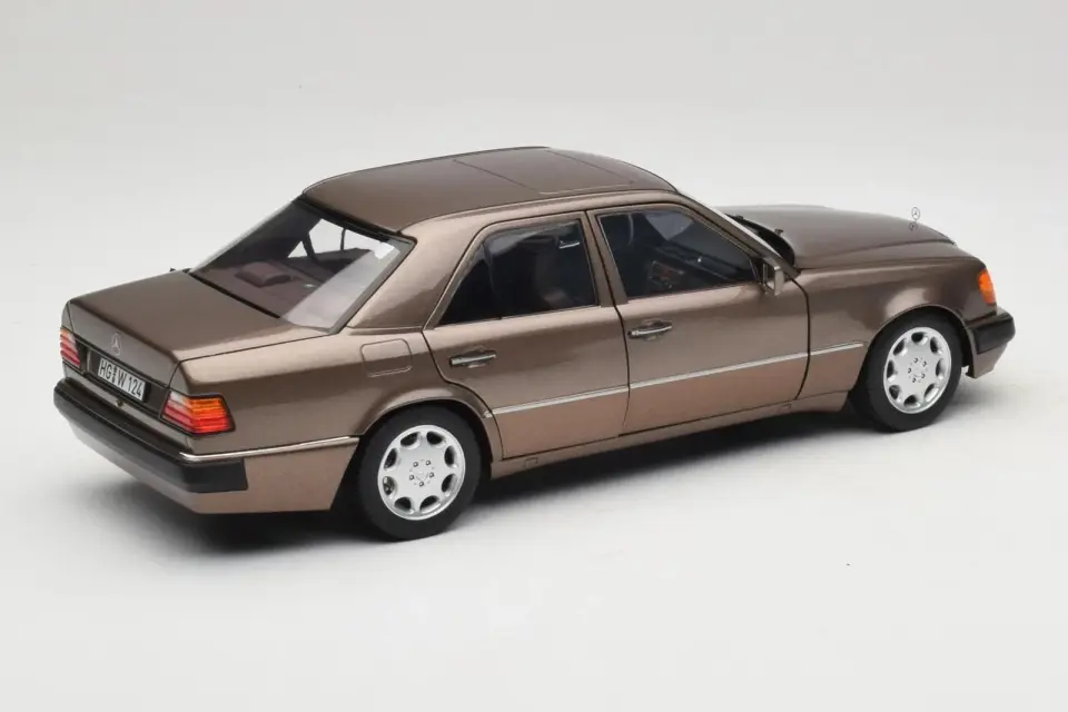 NOREV MERCEDES-BENZ 500 E IMPALA METALLIC 1:18