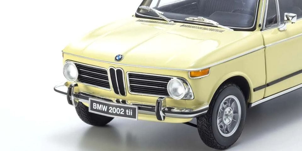 KYOSHO BMW 2002 Tii 1:18 (08543ML)