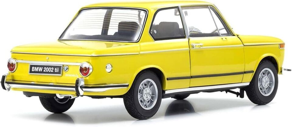 KYOSHO BMW 2002 Tii 1:18 (08543ML)