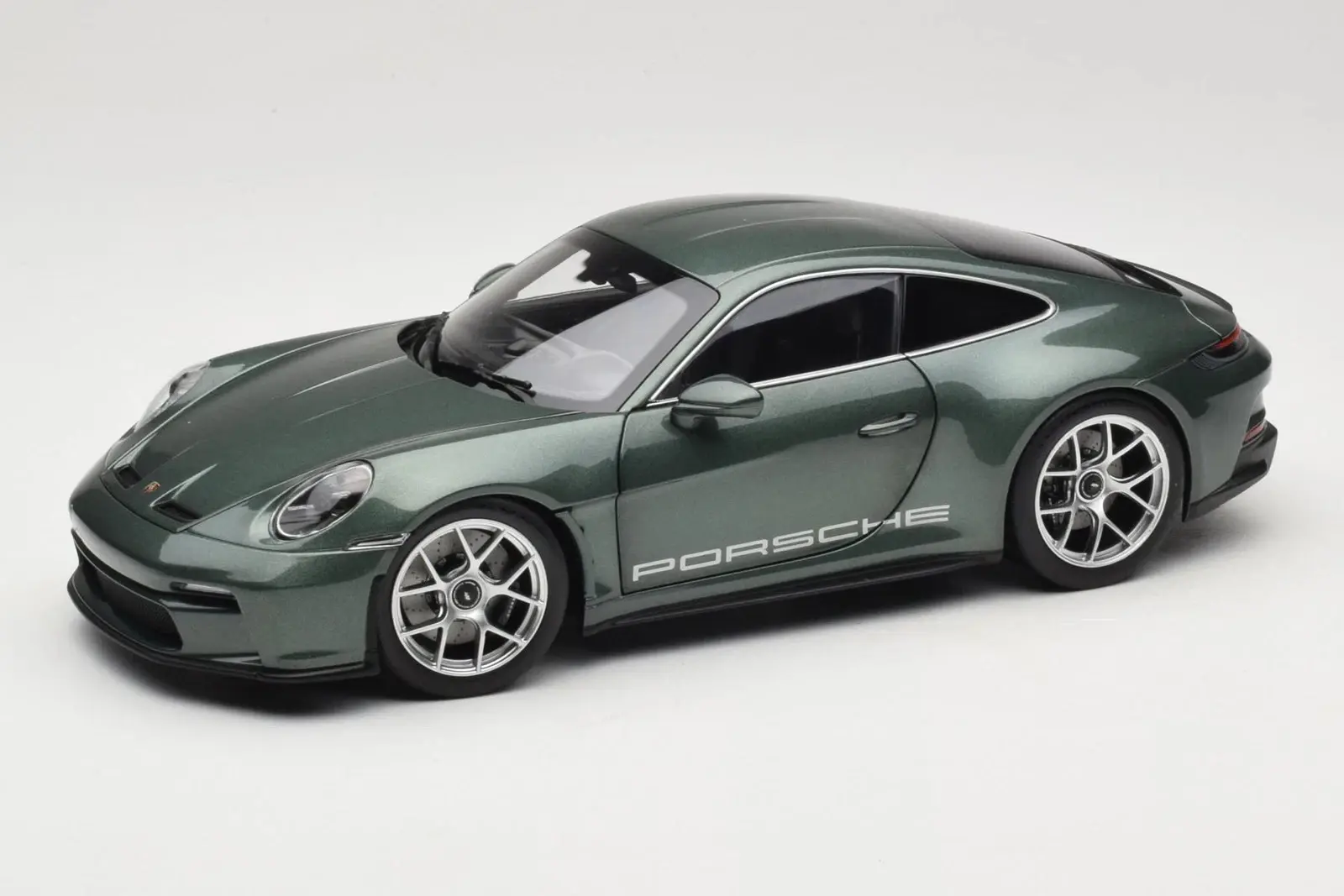 NOREV PORSCHE 911 S/T MALACHITE GREEN METALLIC 1:18