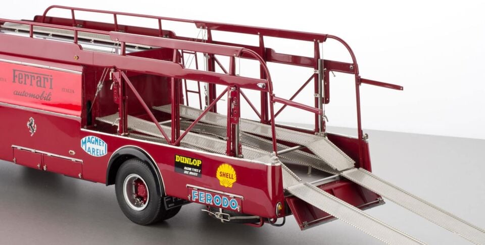 1:18 CMC 1957 Ferrari Racing Transporter Fiat 642 RN2 Bartoletti
