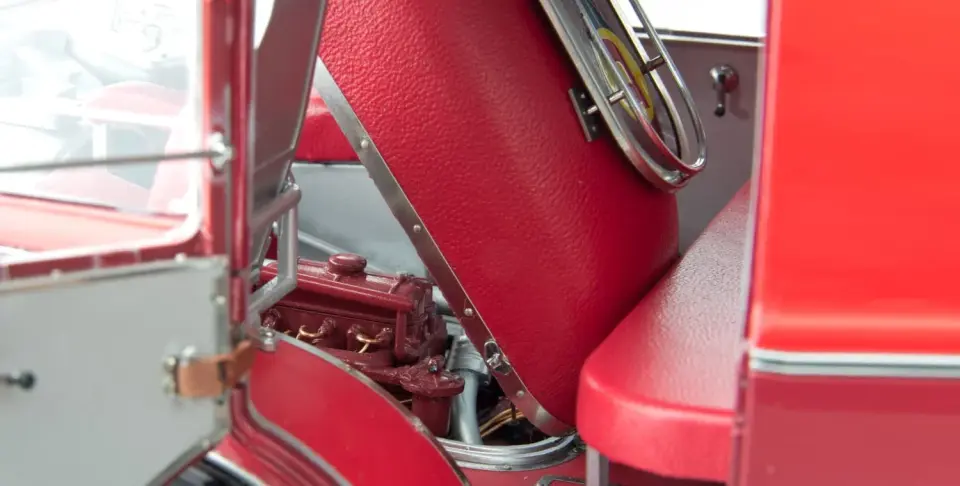 1:18 CMC 1957 Ferrari Racing Transporter Fiat 642 RN2 Bartoletti