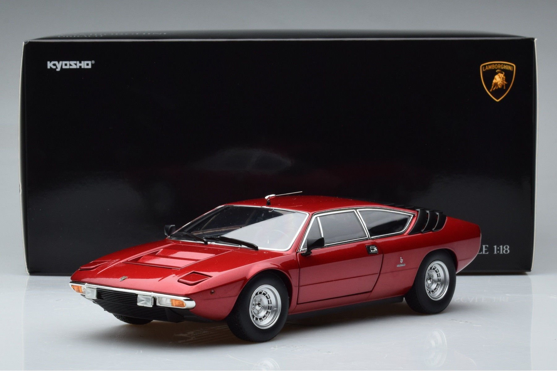 KYOSHO LAMBORGHINI URRACO P250 1973 1:18 (08446R)