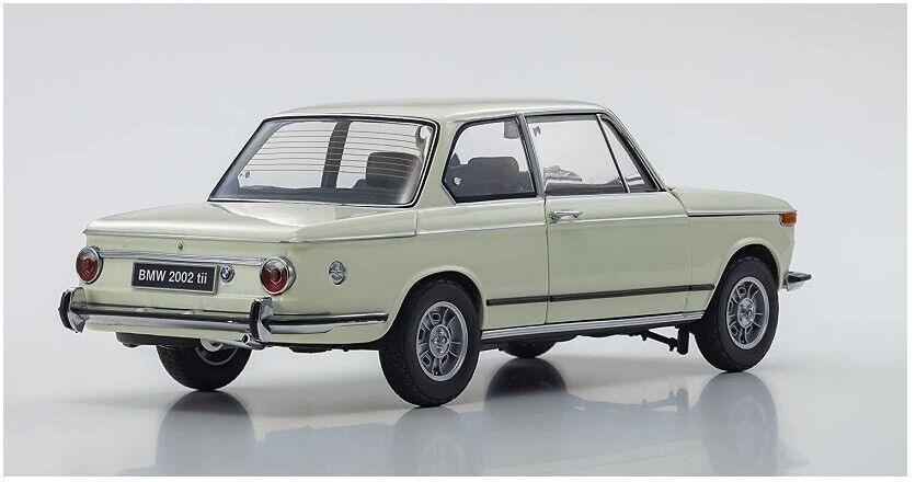 KYOSHO BMW 2002 Tii 1972 1:18 (08543W)