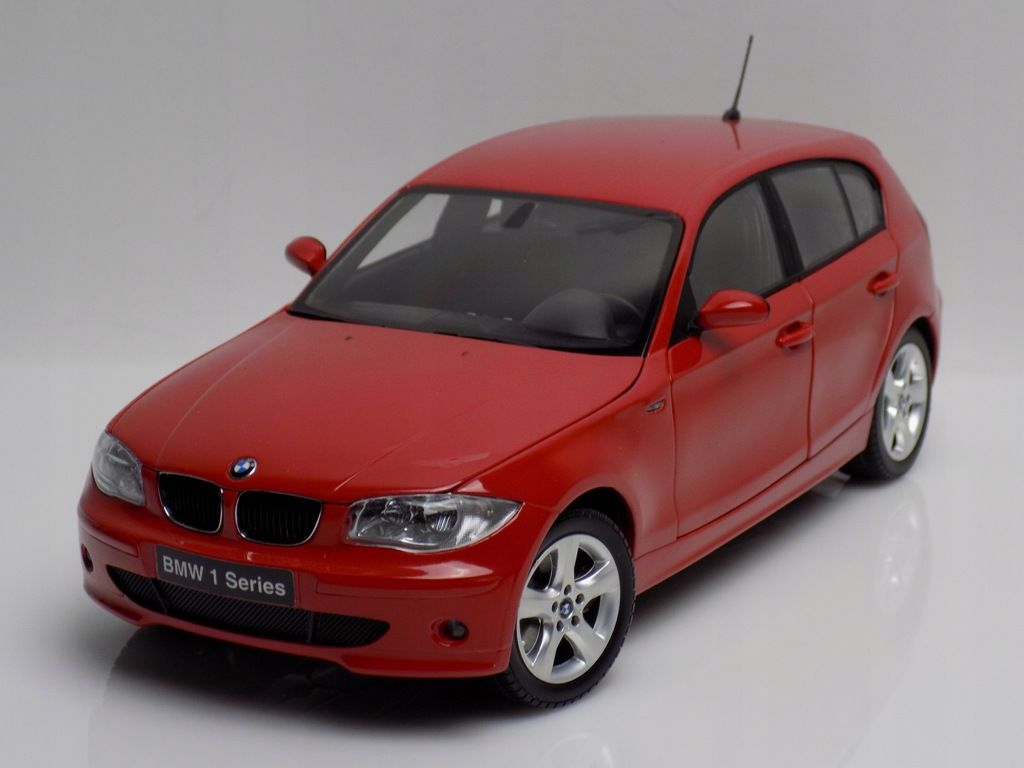 KYOSHO BMW 120İ E87 1:18