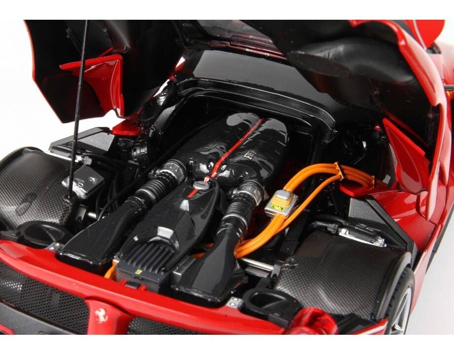 BBR 1:18 Ferrari LaFerrari Aperta Rosso Corsa 322 (LIMITED 349 PCS)