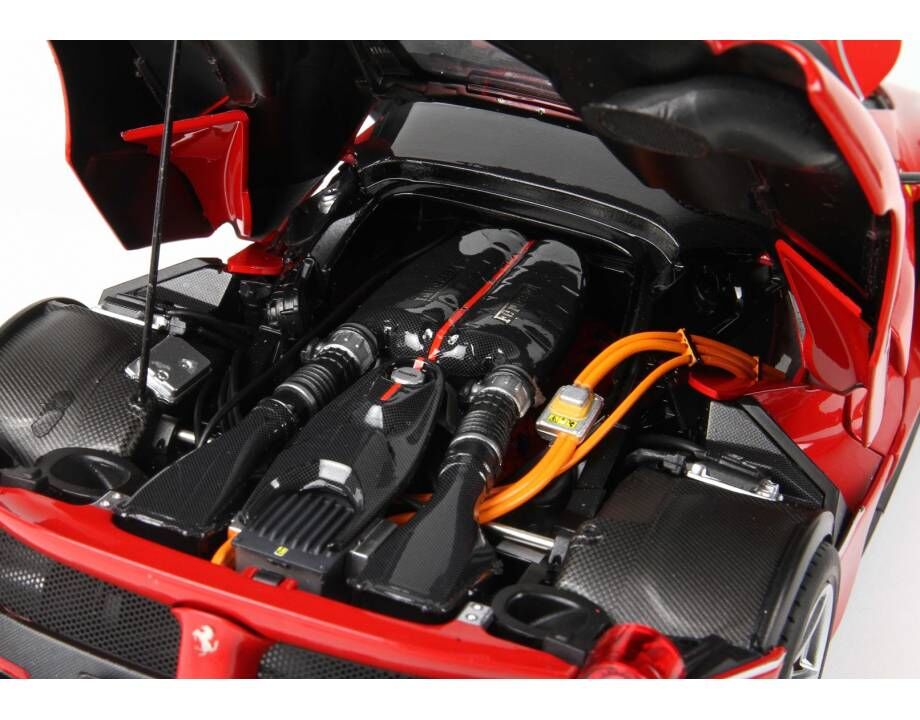 BBR 1:18 Ferrari LaFerrari Aperta Rosso Corsa 322 (LIMITED 349 PCS)