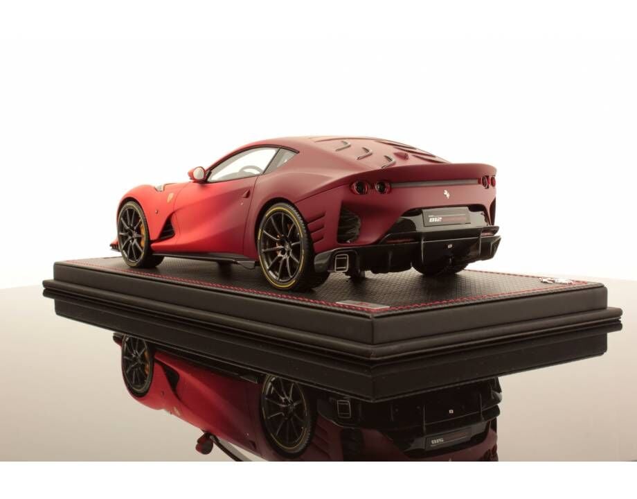 MR Coll 1:18 Ferrari 812 Competizione Rosso F1 2021 Matt (LİMİTED 49)