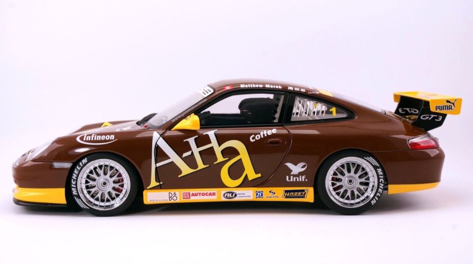 AUTOART PORSCHE 911 GT3R ASIAN CUP 2004 1:18 (80489)