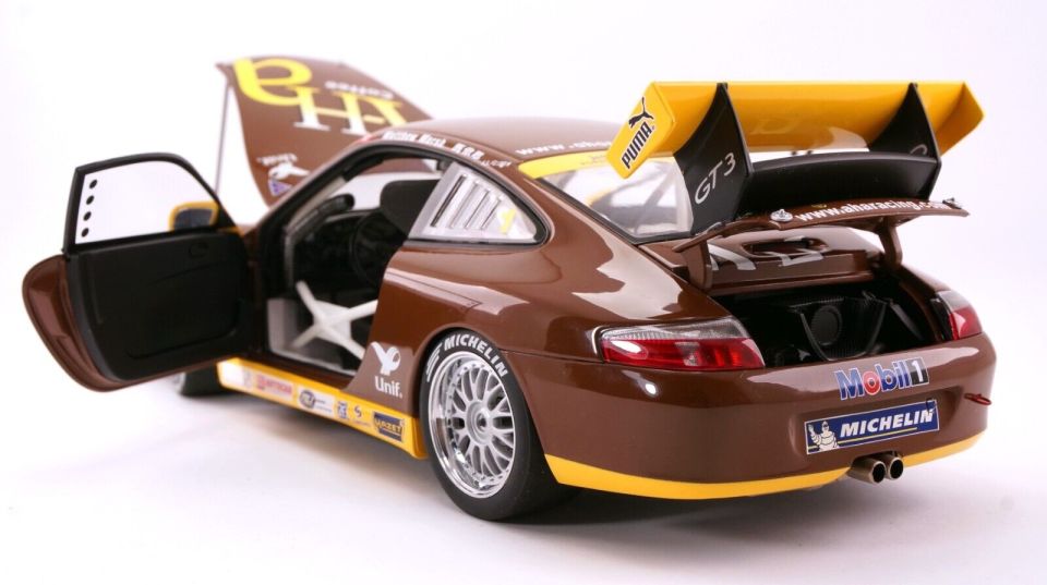 AUTOART PORSCHE 911 GT3R ASIAN CUP 2004 1:18 (80489)
