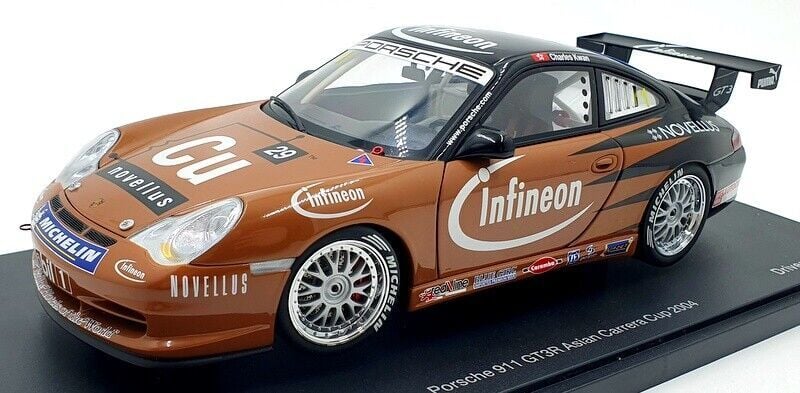 AUTOART PORSCHE 911 GT3R ASIAN CARRERA CUP 1:18 (80487)