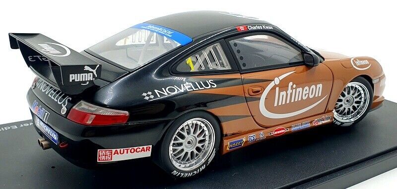 AUTOART PORSCHE 911 GT3R ASIAN CARRERA CUP 1:18 (80487)