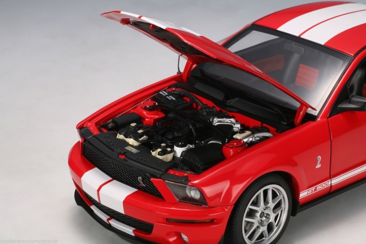 AUTOART FORD MUSTANG SHELBY GT500 2005 1:18 (73051)