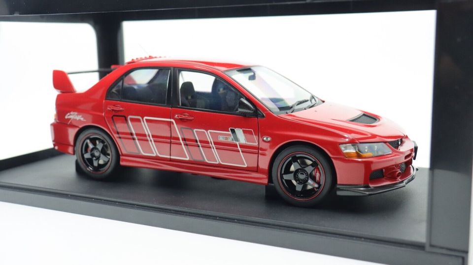 AUTOART MITSUBISHI LANCER EVO 9 IX 1:18