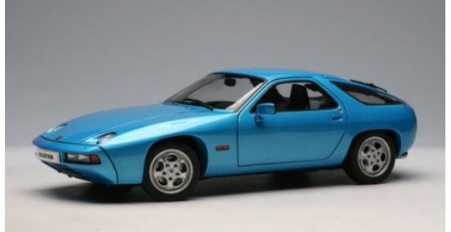 AUTOART PORSCHE 928 1:18 (77901)