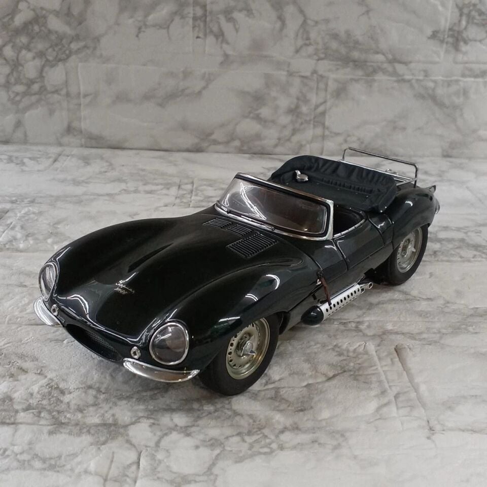 AUTOart 73526 Jaguar XK-SS 1956 Steve McQueen Private Collection 1/18 Green