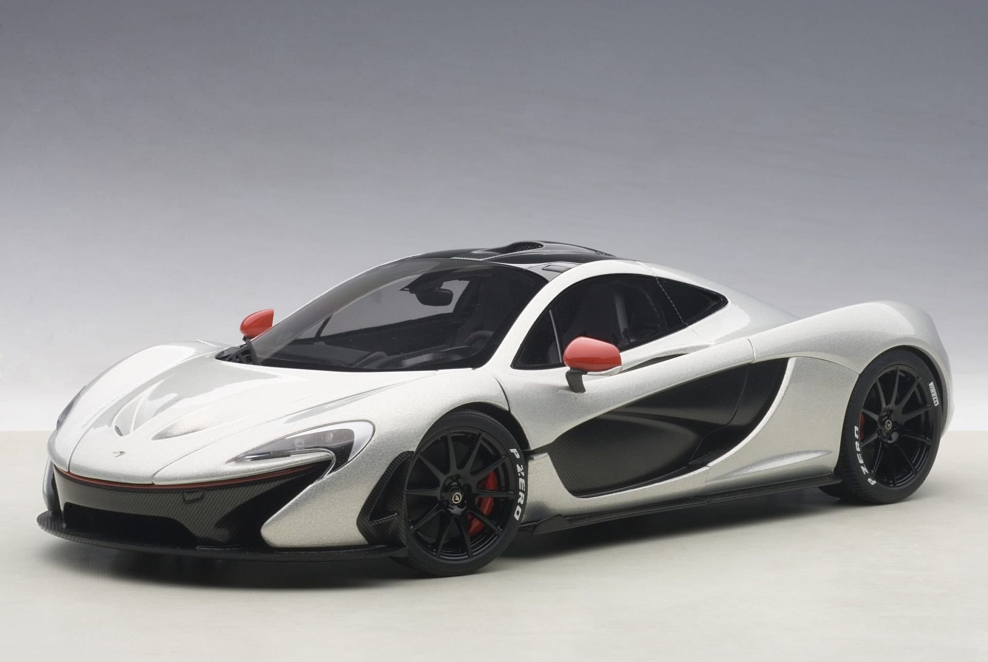 AUTOART MCLAREN P1 2013 1:18 (76023)