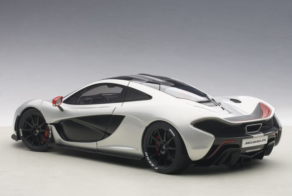 AUTOART MCLAREN P1 2013 1:18 (76023)
