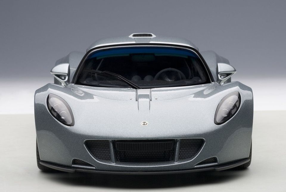 AUTOART HENNESSEY VENOM GT SPYDER 2010 1:18 (75402)