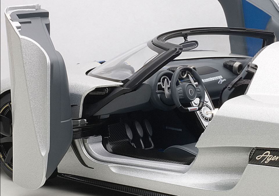 AUTOART KOENIGSEGG AGERA 1:18 (79006)