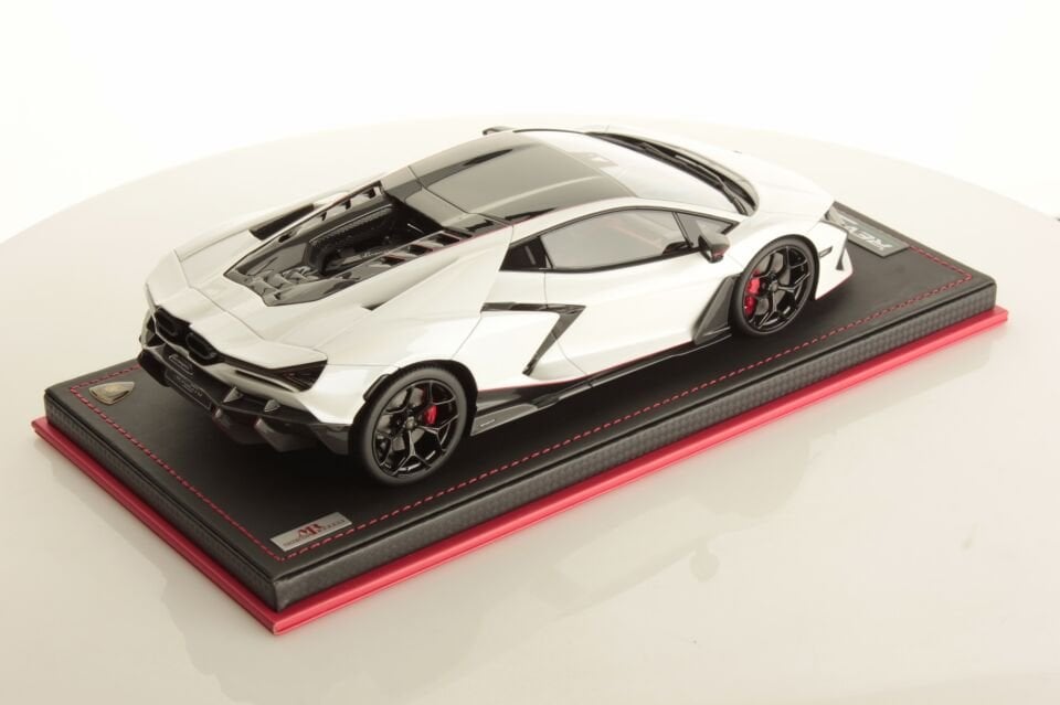 MR COLLECTION Lamborghini Revuelto 1:18 (Limited Edition 99 pcs.)