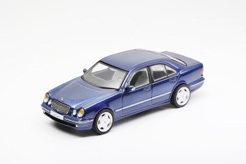 Shadow 1:64 Mercedes-Benz E55 AMG Mavi  LL-043-273