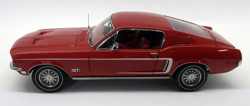 AUTOART FORD MUSTANG GT 390 1968 1:18 (72801)