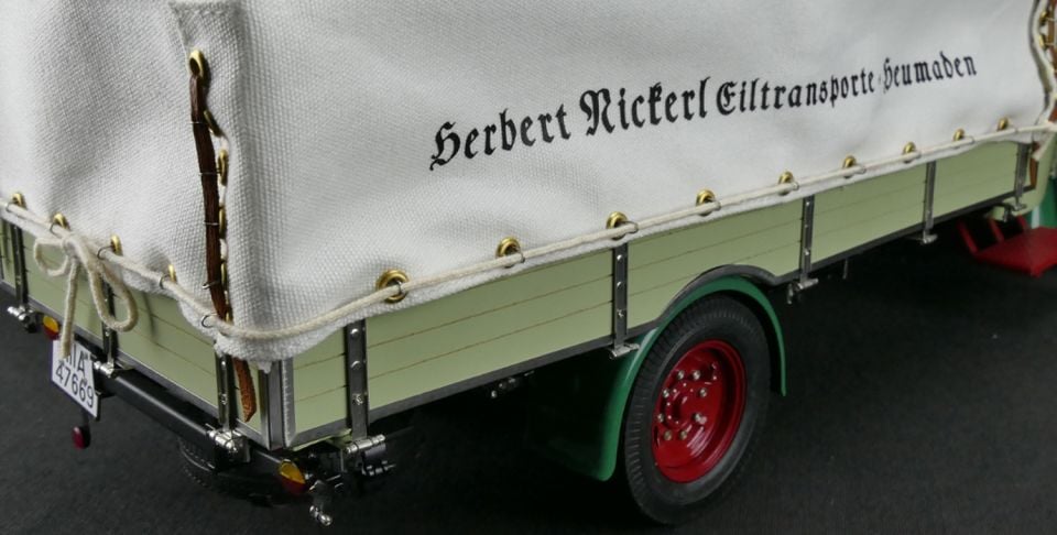 CMC MERCEDES BENZ LO 2750 TRUCK 1933 (M170) 1:18