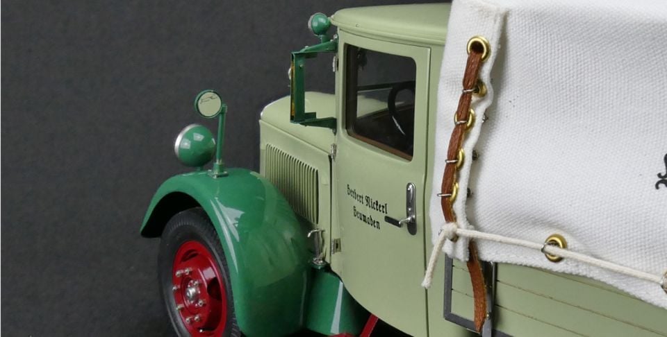 CMC MERCEDES BENZ LO 2750 TRUCK 1933 (M170) 1:18
