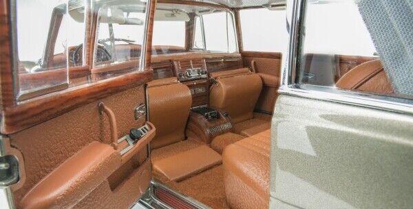 CMC MERCEDES BENZ 600 PULMAN M204 1:18